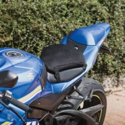 Oxford Air Seat (Street & Sport) 22 Oxford Air Seat (Street & Sport) -Motorcycle Equipment Store OxfordAirSeatStreet SportOX882SeatInUse