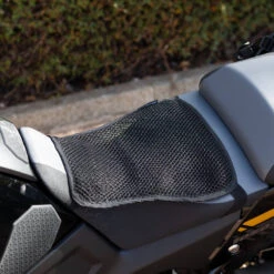 Oxford Cool Seat (Adventure & Touring) 7 Oxford Cool Seat (Adventure & Touring) -Motorcycle Equipment Store OxfordCoolSeatAdventure TouringOX902SeatInUse